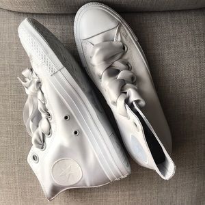 Converse women’s high top shoes